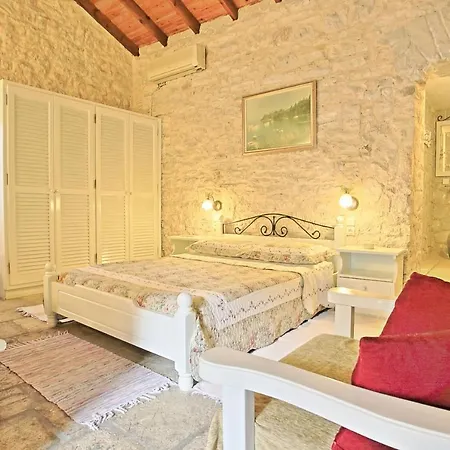 Korinas Cottage: Stone Close To The Lägenhet Agní