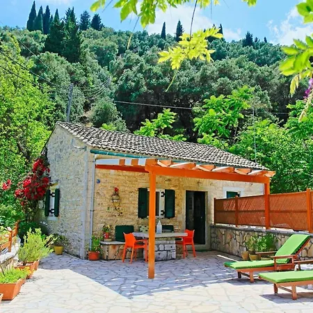 Korinas Cottage: Stone Close To The Αγνί