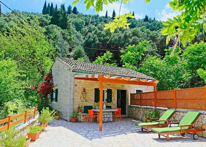 Korinas Cottage: Stone Close To The Agní