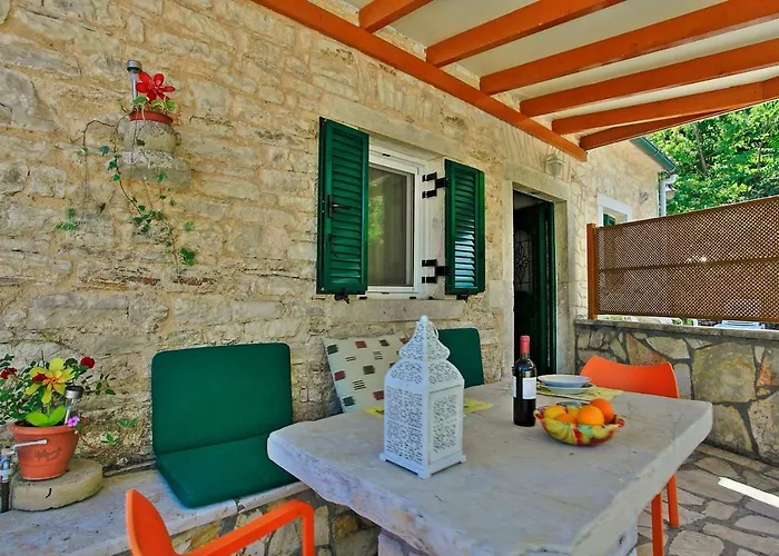 Apartamento Korinas Cottage: Stone Close To The
