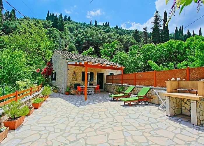 Korinas Cottage: Stone Close To The * Agní